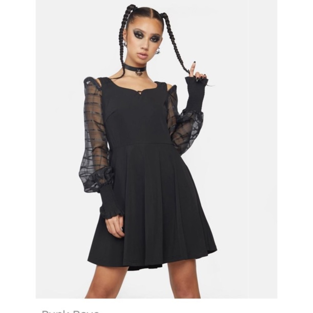 BNWT Off the shoulder mini dress!